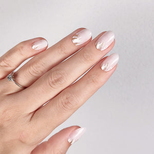 unghii press on instant nails unghii gel elegante model unghii milky white si cu accente aurii si albe unghii false instant nails