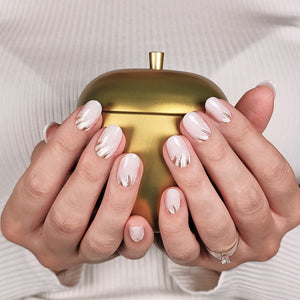 unghii press on instant nails unghii gel elegante model unghii milky white si cu accente aurii si albe unghii false instant nails