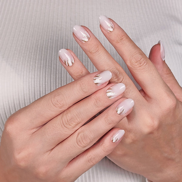 unghii press on instant nails unghii gel elegante model unghii milky white si cu accente aurii si albe unghii false instant nails